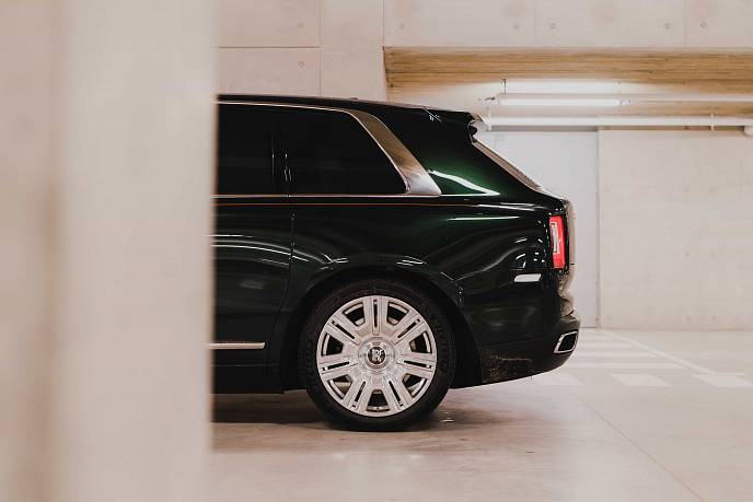 Аренда автомобиля Rolls-Royce Cullinan Green  - фото 4