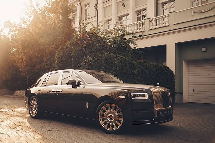 Аренда автомобиля Rolls-Royce Phantom - фото 1